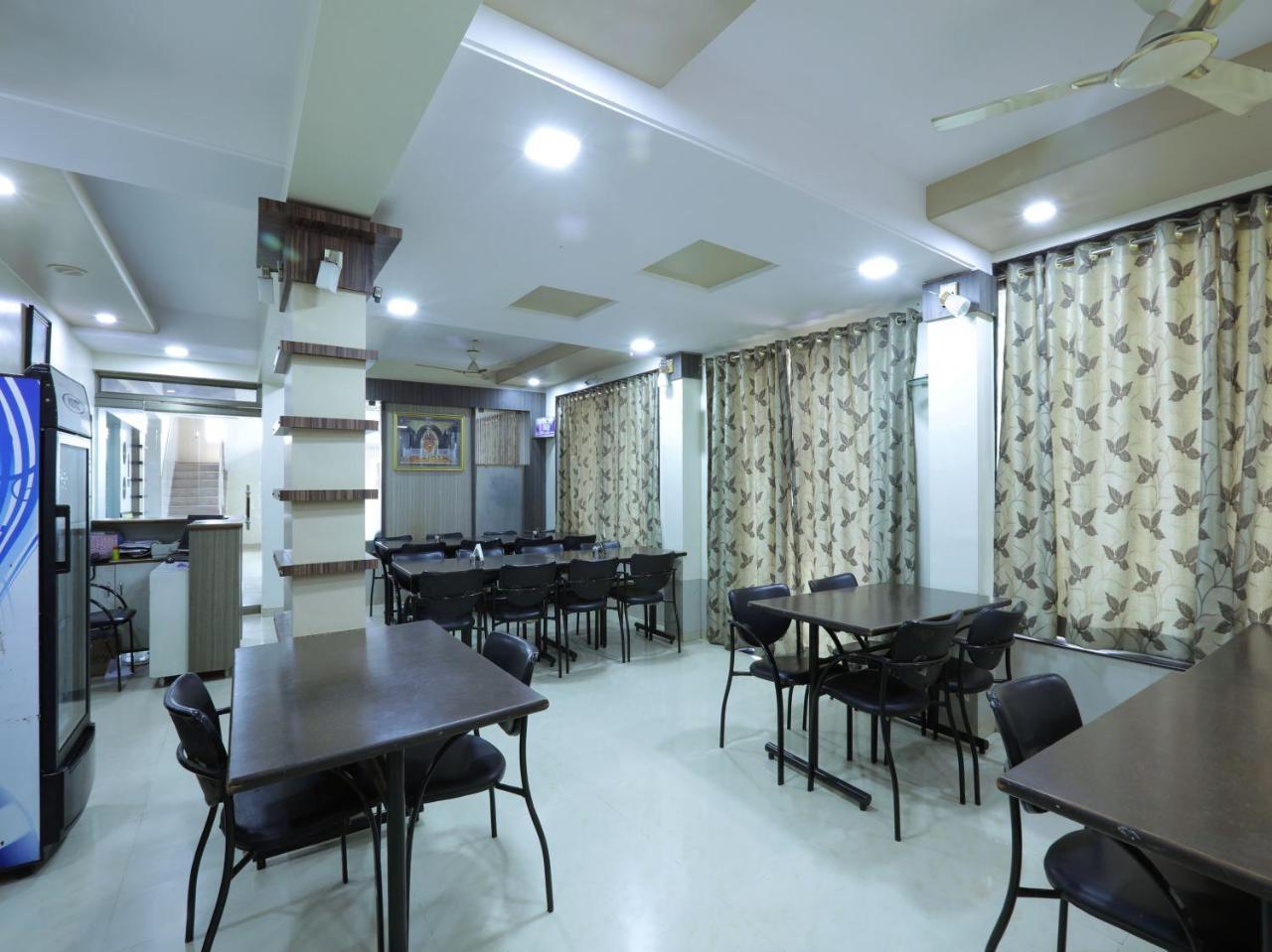 Oyo 4198 Hotel Shri Sai Murli Shirdi Exterior foto